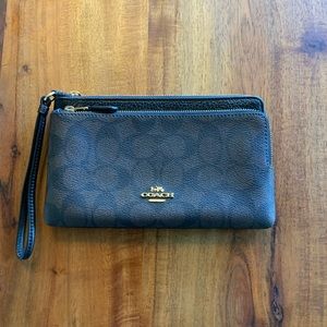 Coach Double Zip Wallet In Signature Canvas